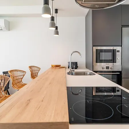 Lovely In With House Sea View Apartment